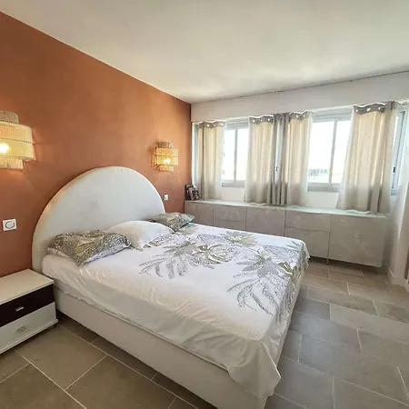 Apartment Maxime : 3 Pieces Climatise Avec Parking Face Au Port - Fr-1-226-564